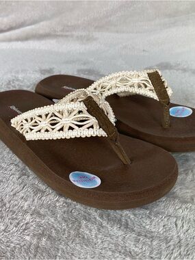 Skechers Asana Ocean Breezer Flip Flop Sandals Womens Size 7 Brown Crochet NEW
